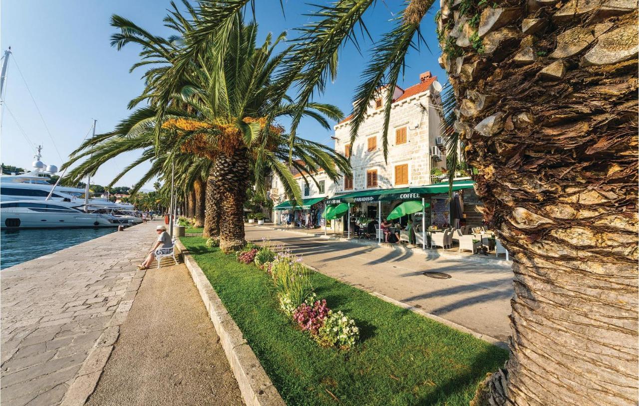 Nice Apartment In Cavtat With Wifi Exteriör bild